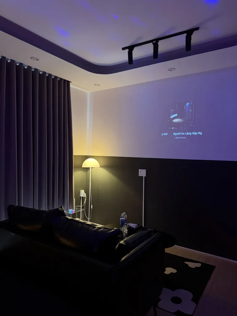Phòng Mute Room (102) — Long Toàn | Là HÔM Homestay Bà Rịa